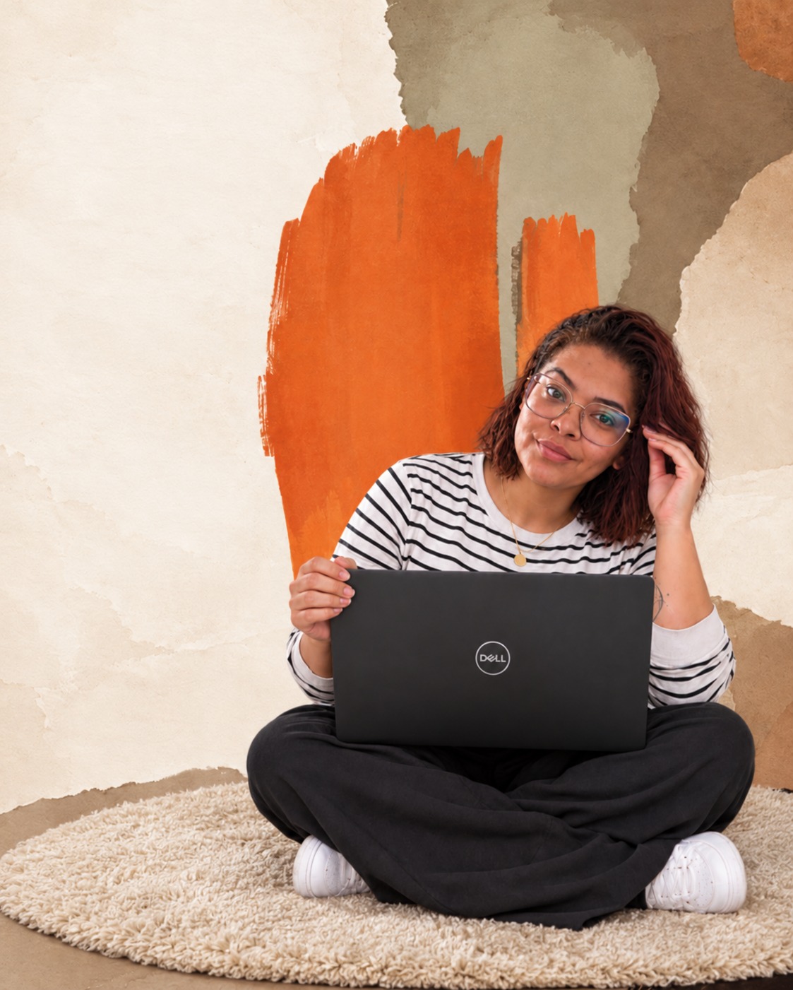 Rafaela Rodrigues com seu notebook